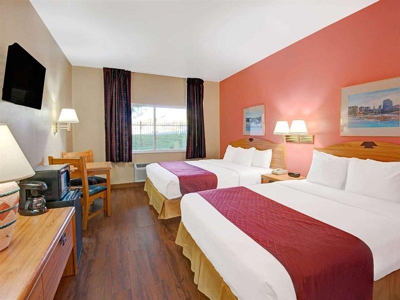 Days Inn & Suites By Wyndham Airport Albuquerque Zewnętrze zdjęcie