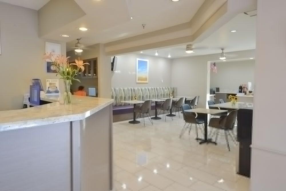 Days Inn & Suites By Wyndham Airport Albuquerque Zewnętrze zdjęcie